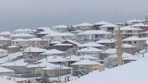 Yağış etkili oldu! Konya'da bir ilçe daha beyaza büründü
