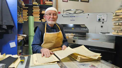Konya’da kalan  tek usta  yıllara meydan okuyor