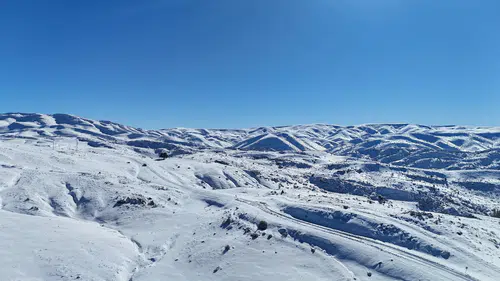 Konya’nın bin 500 rakımlı ilçesinde kar yağışı etkili oldu