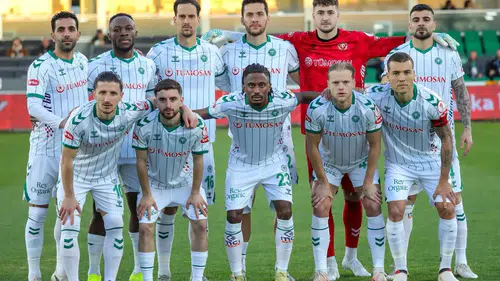 Konyaspor'da 3 oyuncu ceza sınırında yer alıyor
