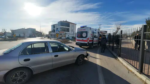 Karaman’da otomobil ile cip çarpıştı: 3 yaralı