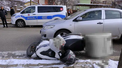 Karaman’da motokurye ile otomobil çarpıştı: 1 yaralı