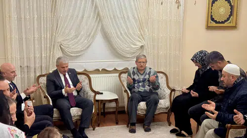 Konya Valisi Akın’dan anlamlı ziyaret! Taziyede bulundu