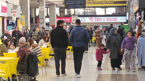 Selçuk Üniversitesi Gökkuşağı AVM esnafı dertli: "Yıkmak son çözüm olmalı"