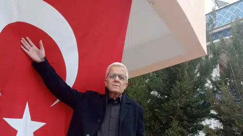 Polis Emeklileri Derneği Konya Şubesi’nden 'bayrak provokasyonuna' sert tepki