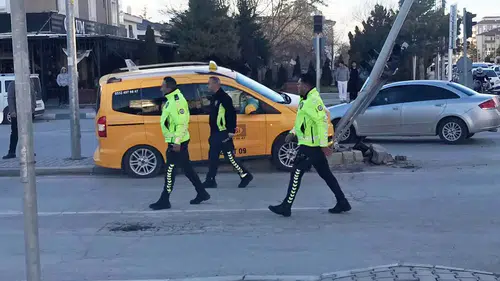 Konya’da direksiyon başında kalp krizi geçiren taksici hayatını kaybetti