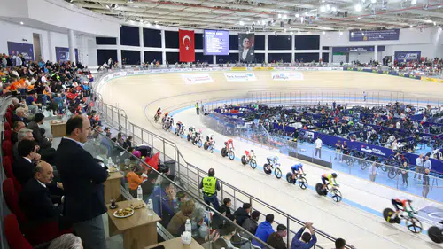 Avrupa bisikletinin kalbi Konya’da attı: Dünya rekorları kırıldı