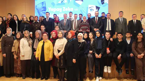 Konya'da 'Yapay Zekâ ve Güzellik Algısı' masaya yatırıldı