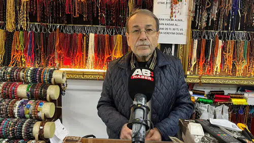 Sabır aynı, iş değişti! Konya'da 45 yıllık terzi tespih ustası oldu