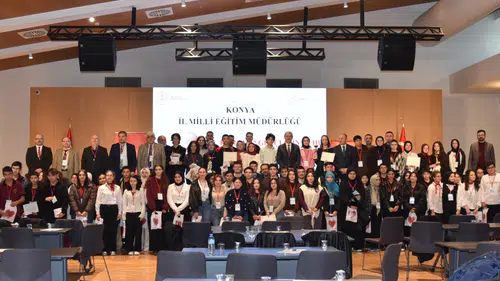 Konya’da gençler İstiklâl Marşı için yarıştı: Meram Fen Lisesi birinci!