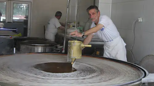 Hazır üretime direniyor! Konyalı kadayıf ustasından 'geleneğe sahip çıkın' çağrısı