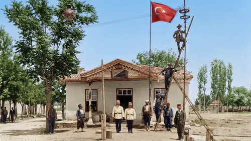 Konya Emniyeti bu fotoğrafı paylaştı! 100 yıl önceki bu mekan neresi?