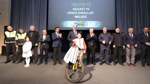 Öğrenciler Konya’da trafik kültürünü sanatla anlattı