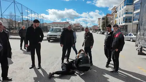 Karaman'da 13 yaşındaki çocuğa otomobil çarptı