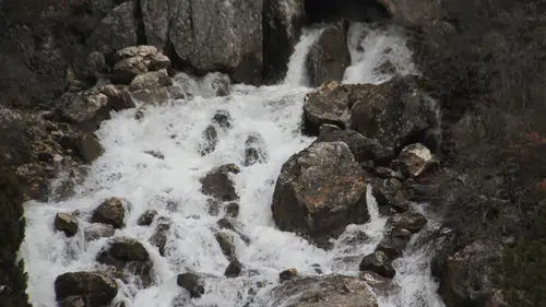 Konya'daki şelale, kış yağışlarıyla yeniden canlandı!