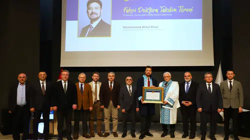 Britanyalı siyasetçi Konya’da fahri doktora ile ödüllendirildi