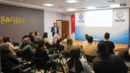 İlgi yoğun! Selçuklu’da ailelere akran zorbalığı eğitimi