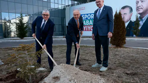 UEC’den çevreye kalıcı adım: Konya’da fidan dikildi