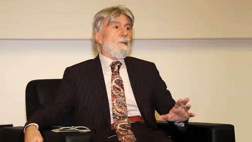 Prof. Dr. Öke, Konya'da konuştu! "Türkler dünyayı sırtında taşıyor"