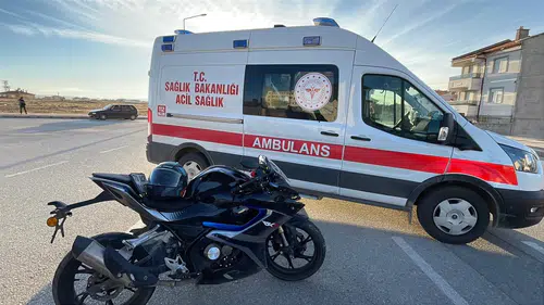 Karaman’da trafik kazası kamerada: Cip ve motosiklet çarpıştı