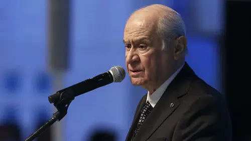 Devlet Bahçeli o diziyi izledi! Hangi oyuncuyu aradı?