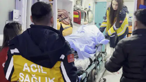 Aksaray'da akaryakıt istasyonunda dehşet: Arkadaşını bıçakladı!