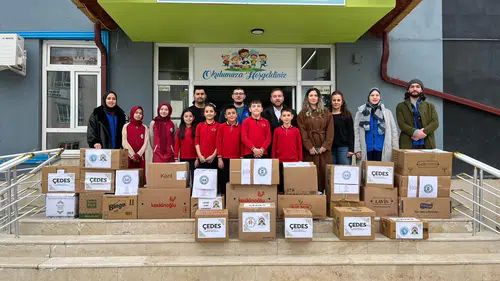 Konya'da Ramazan sevinci: Öğrenciler ihtiyaç sahiplerini sevindirdi