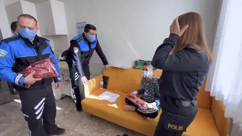 Konya Emniyeti kanser hastası çocukları umutmadı