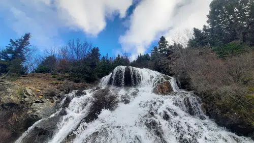 Konya’daki bu şelale suyunu ‘gün yüzü görmeden’ akıtıyor