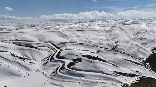 Orta Toros Dağları karla kaplı görüntüsüyle nefes kesti!