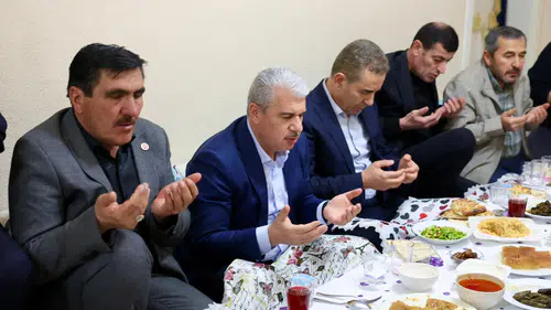 Konya Valisi Akın çiftçilerle buluştu