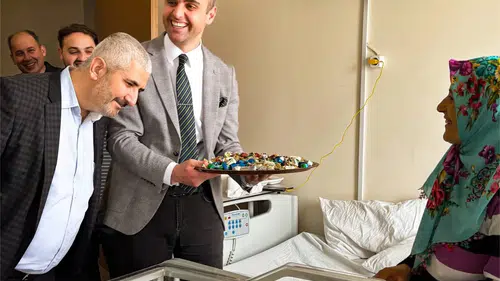 Konya’da başhekim eline şekeri aldı, bayramlaşmaya çıktı