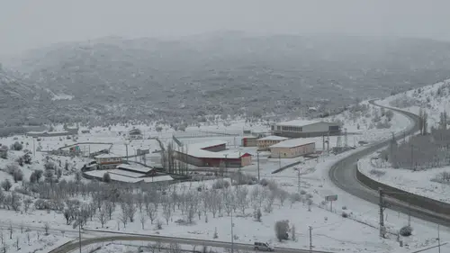 Konya’da kar yağışı! Bir ilçe beyaza büründü