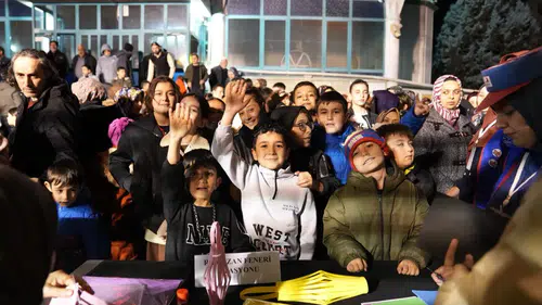 Çocuklar doyasıya eğlendi! Konya'da Ramazan Şenliği düzenlendi