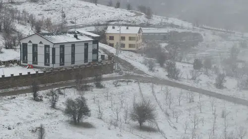 Konya’da kar sürprizi! Bir ilçe beyaza büründü