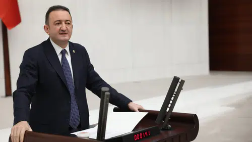 CHP'li Bektaş: "Esnafı rahatlatacak düzenleme artık şart"