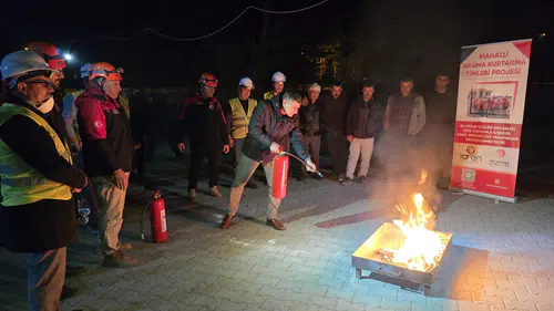 Akşehir'de afet bilinci eğitimleri devam ediyor