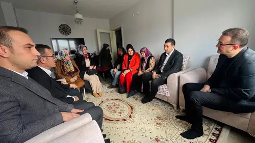 CHP’li Vekil Bektaş, katledilen Fatmanur Öğretmen’in annesini ziyaret etti