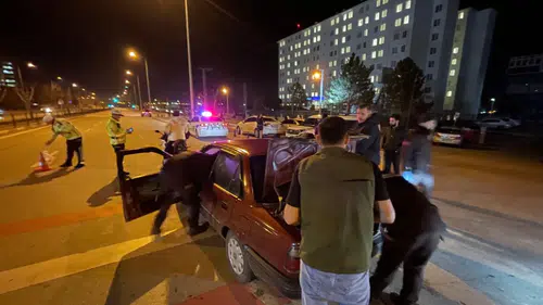 Karaman Emniyeti’nden huzur operasyonu: 99 araç trafikten men edildi