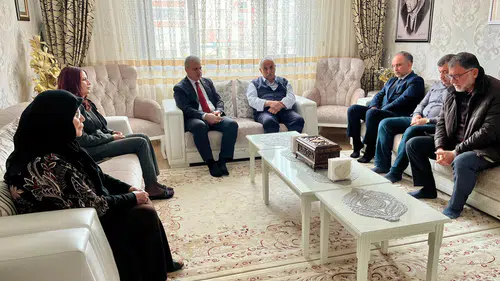 Konya Valisi Akın’dan duygusal ziyaret!