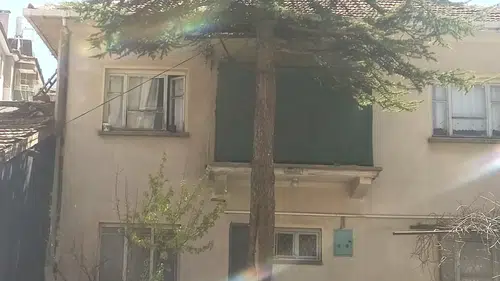 Konya’da açık pencere faciaya yol açıyordu: 3 yaşındaki çocuk yaralandı