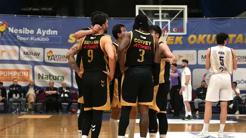 Konya Büyükşehir, evinde hafta içi mesaisinde