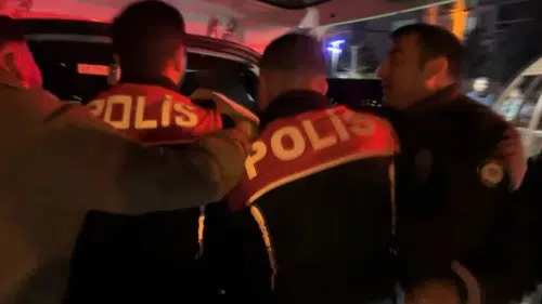 Aksaray’da “ev basma” iddiası ortalığı karıştırdı: Parkta kavga çıktı