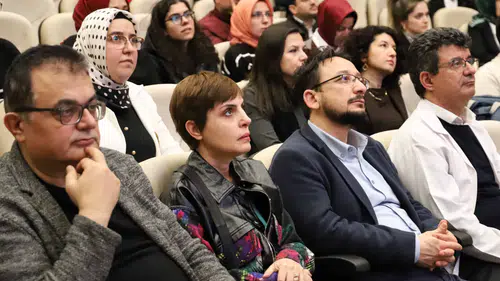 Konya’da bilim dünyasını buluşturan konferans: Geleceğin tedavisi konuşuldu