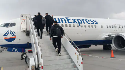 Konyaspor kafilesi Rize'ye uçtu