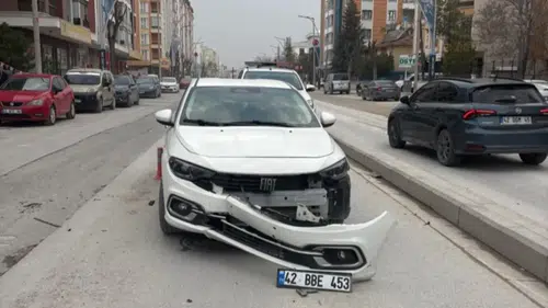 Konya'da otomobil ile motosiklet çarpıştı: 1 yaralı