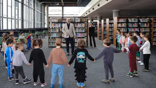 NEÜ kütüphanesi küçük okuyucular için kapılarını araladı