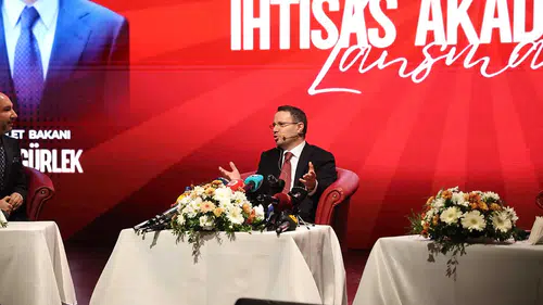 Bakan Gürlek açıkladı! Sosyal medyaya kimlikle girilecek