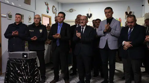 Konya'da el emeği göz nuru eserler sergilendi