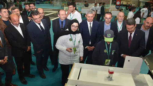 Konya’da teknoloji arenası! Robotlar kıyasıya yarışıyor